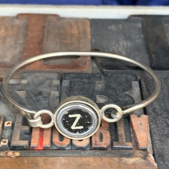 Z typewriter key bracelet - Picture 2 of 4